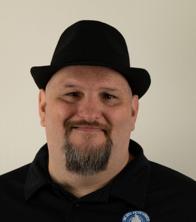 Headshot of Vinny